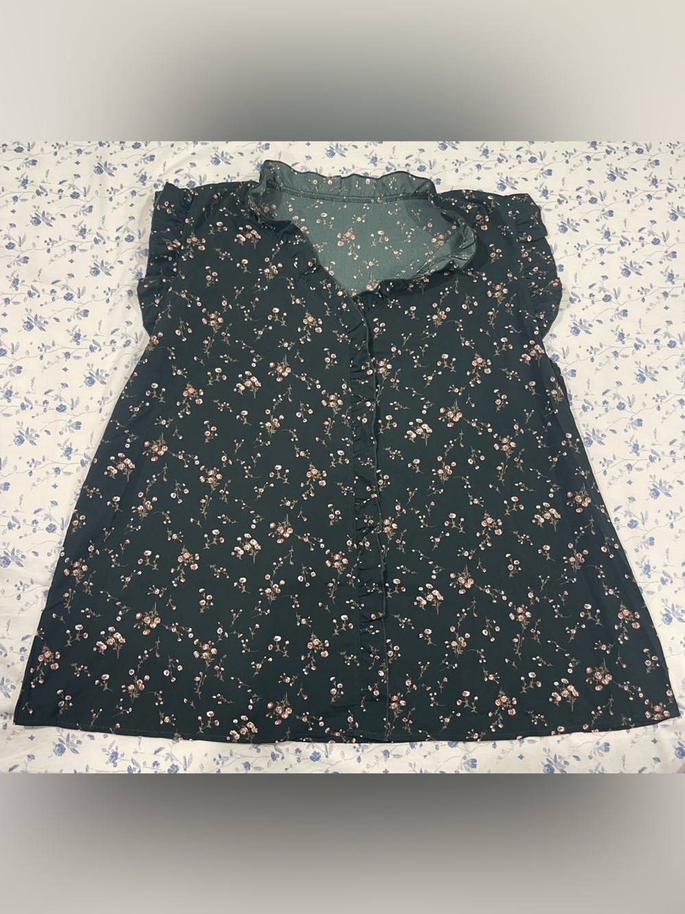 SHEIN Dark Green Floral Ruffle Cap Sleeve Blouse